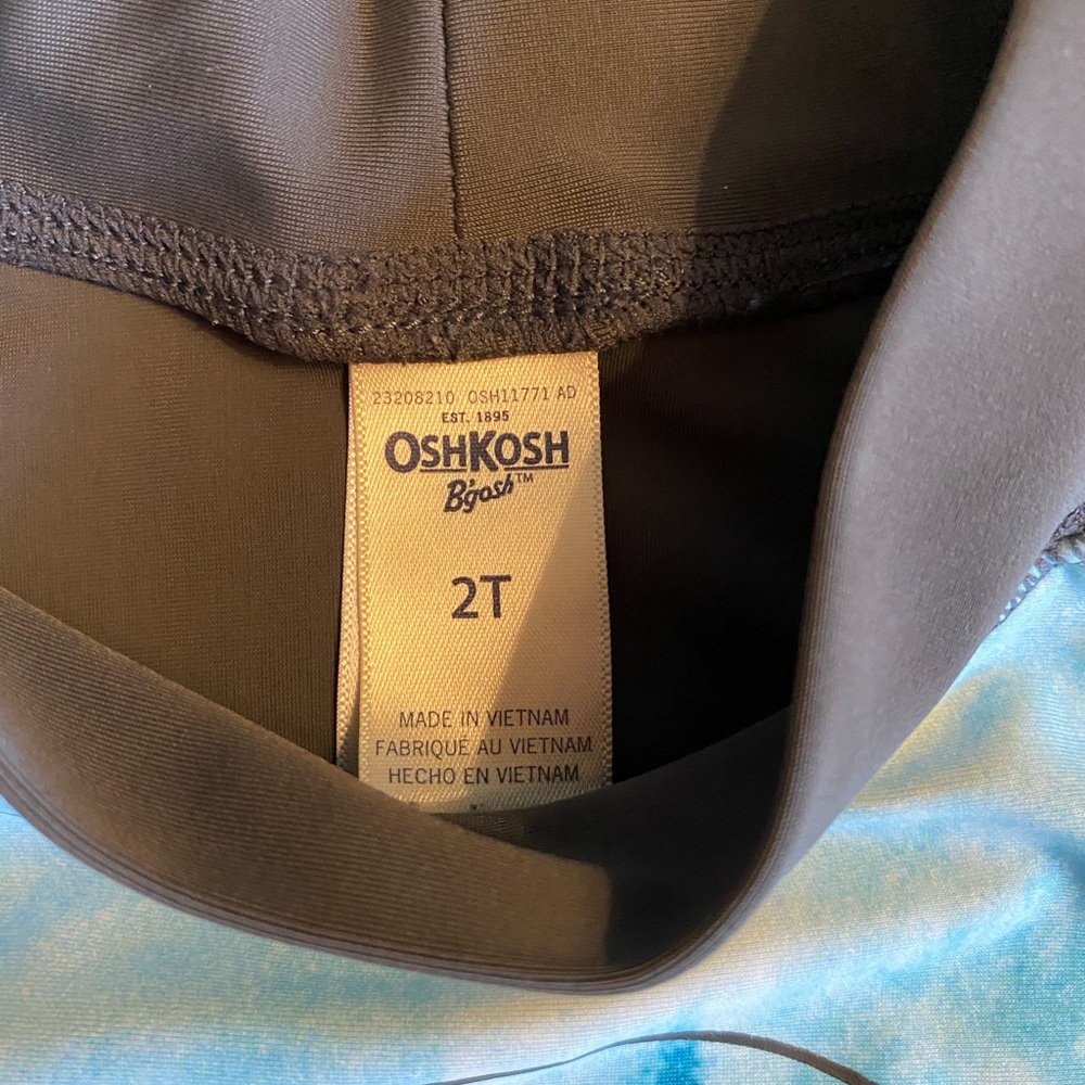 Oshkosh Rashgaurd - Picture 2 of 3